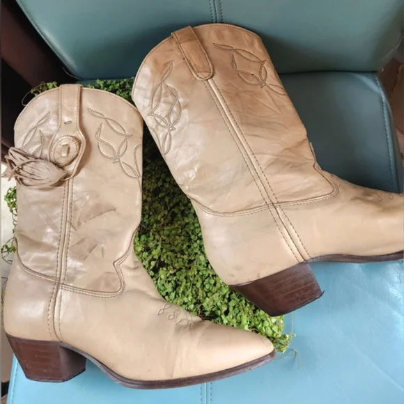 LAREDO 80's Vintage Tan Cream Retro Leather Western Fringe Cowboy Girl Boots 9M - Picture 7 of 16